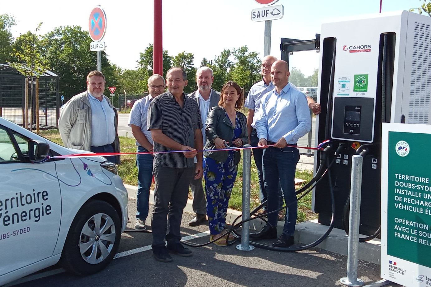 Nouvelle bornes de recherche Véhicule Electrique ZIR Europolys - Autechaux